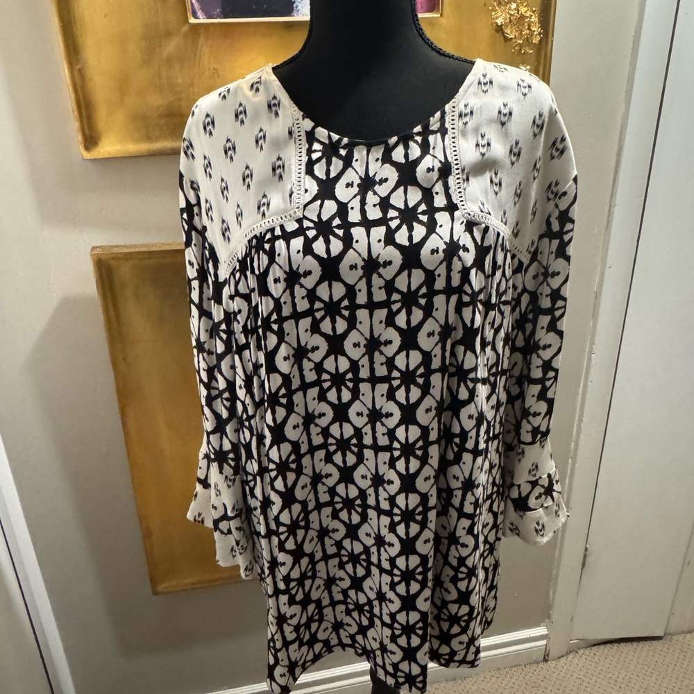 Tribal Jeans Womens Black and White Patterned Tunic Top